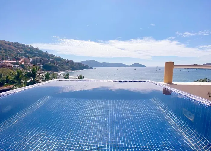 Apartahotel La Madera Zihuatanejo