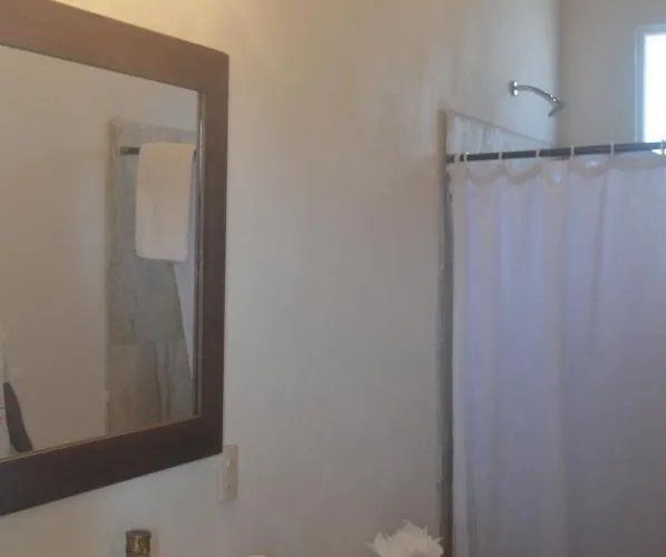 Apartahotel La Madera Zihuatanejo