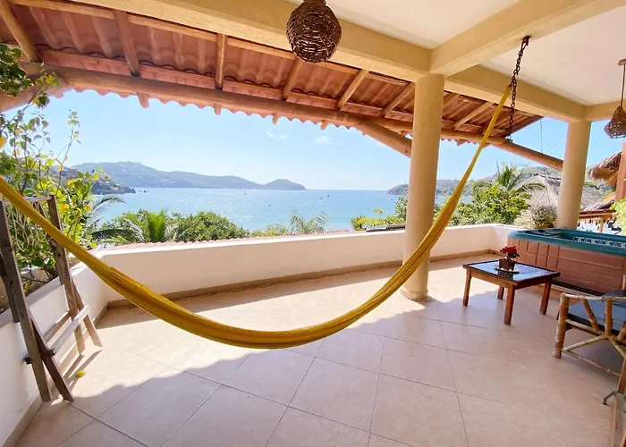 La Madera Zihuatanejo