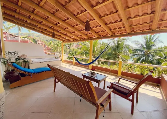 La Madera Zihuatanejo
