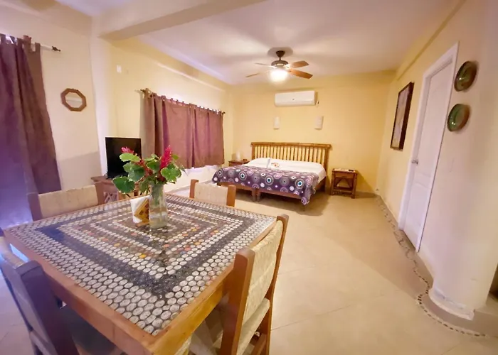 La Madera Aparthotel Zihuatanejo