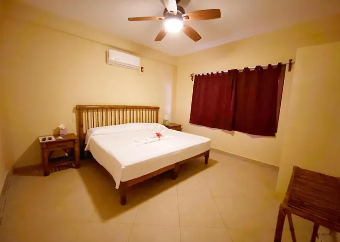 La Madera Zihuatanejo