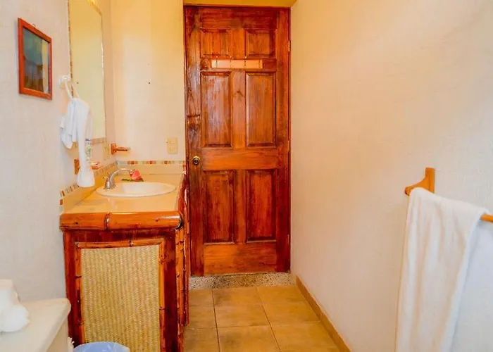 Apartahotel La Madera Zihuatanejo