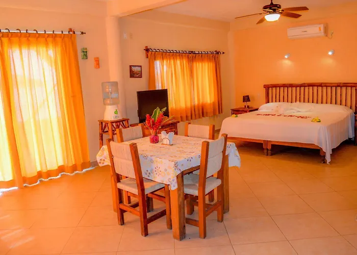Aparthotel La Madera Zihuatanejo