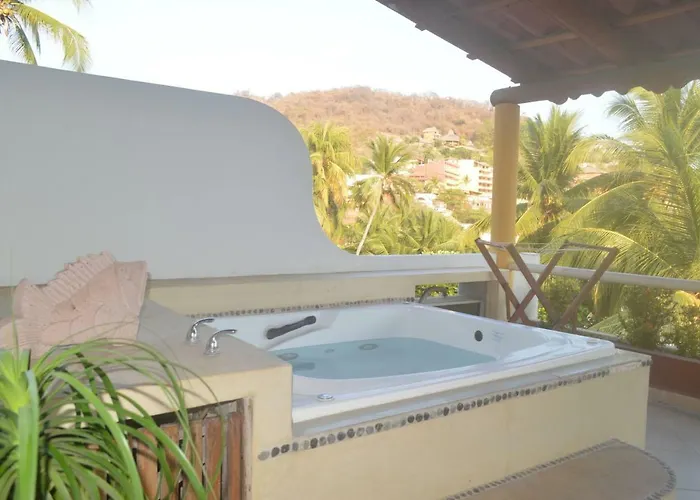 La Madera Zihuatanejo